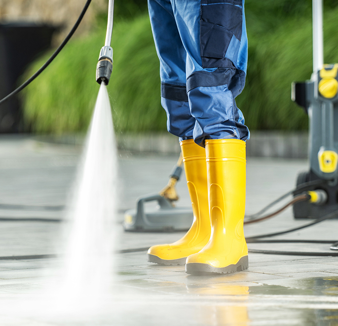Cleaner pressure washing concrete
